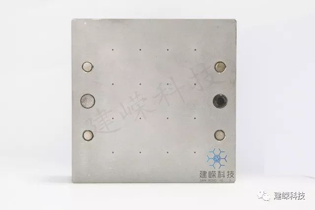 全新產品:16孔中空纖維膜噴絲板