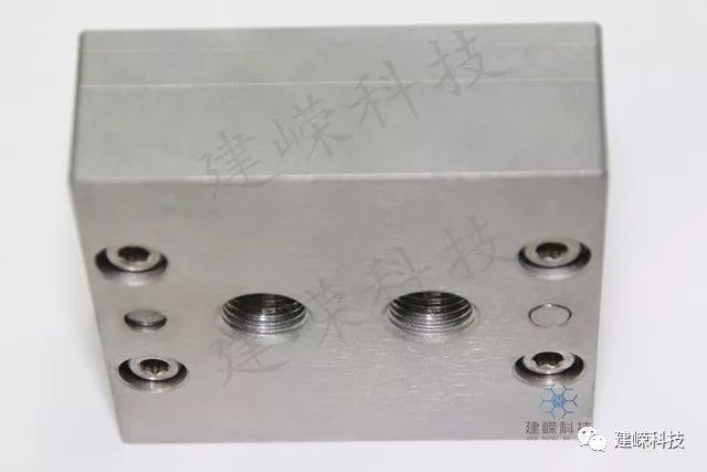 全新產品:16孔中空纖維膜噴絲板